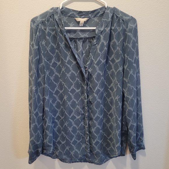 Banana Republic Tops - Banana Republic Button Up Shirt